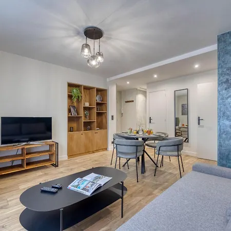 Le 18 Prevost - Square Apartmán