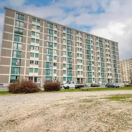 Le 18 Prevost - Square Apartmán *